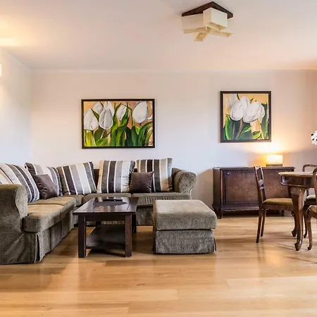 Riverside Apartment Plus Parking